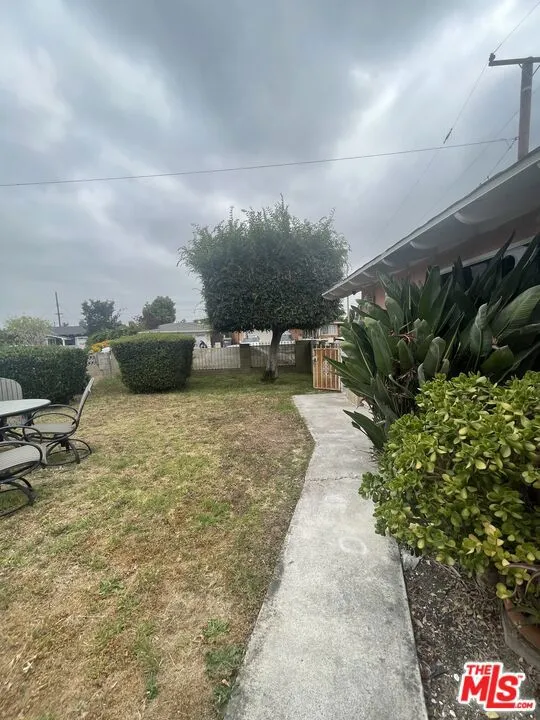 606 W Galavan Street Carson, CA 90745