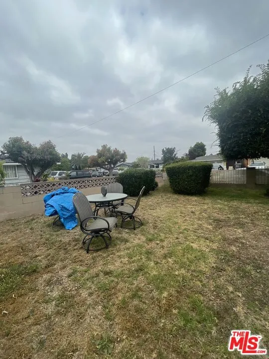 606 W Galavan Street Carson, CA 90745
