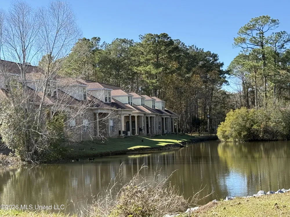 212 Capri Place Ocean Springs, MS 39564