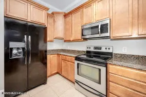 212 Capri Place Ocean Springs, MS 39564