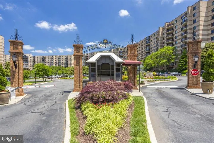 8360 GREENSBORO DRIVE #208 Mclean, VA 22102