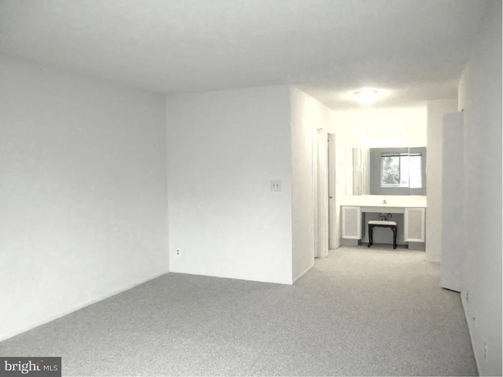 8360 GREENSBORO DRIVE #208 Mclean, VA 22102
