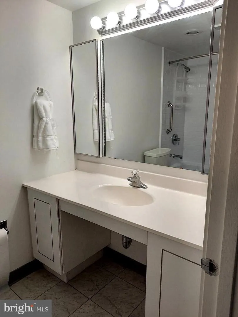 8360 GREENSBORO DRIVE #208 Mclean, VA 22102