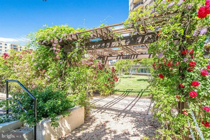 8360 GREENSBORO DRIVE #208 Mclean, VA 22102
