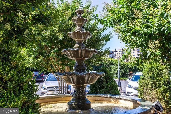 8360 GREENSBORO DRIVE #208 Mclean, VA 22102