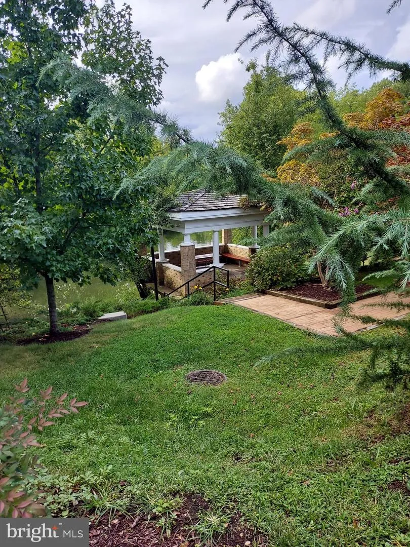 8360 GREENSBORO DRIVE #208 Mclean, VA 22102