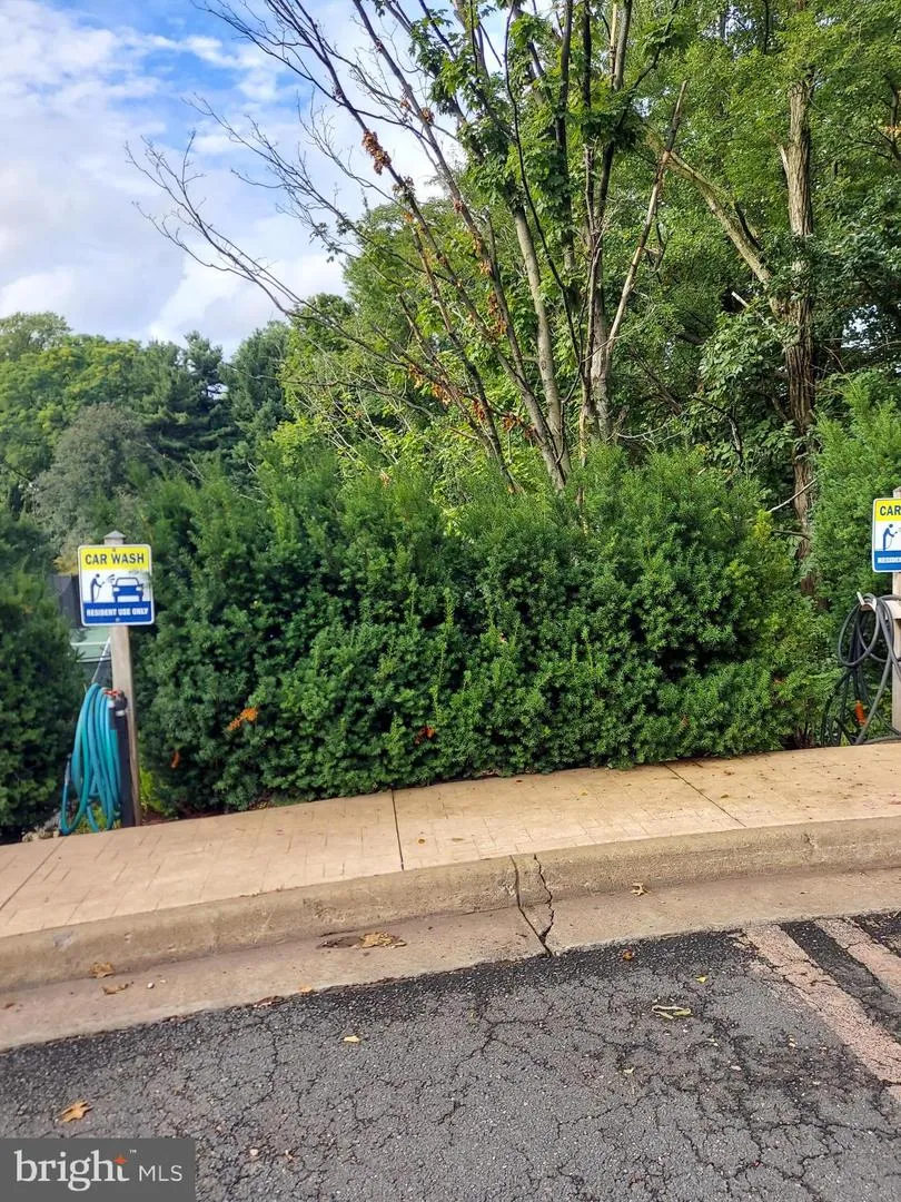 8360 GREENSBORO DRIVE #208 Mclean, VA 22102