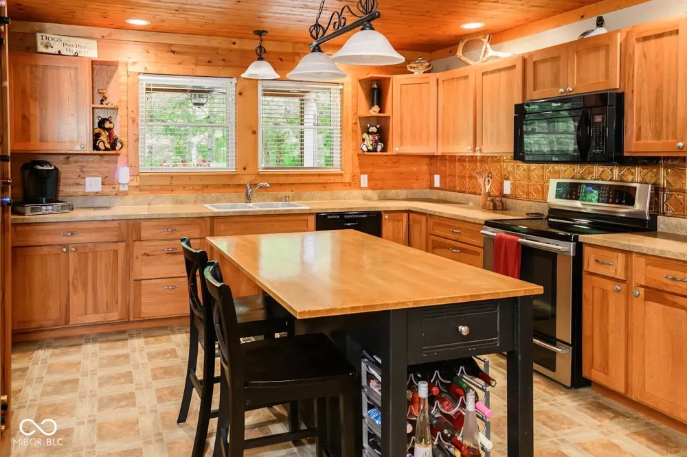 8825 W Evans Bloomington, IN 47403