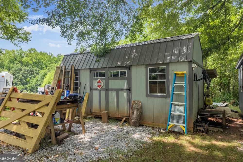 1270 Airline Goldmine RD Canon, GA 30520