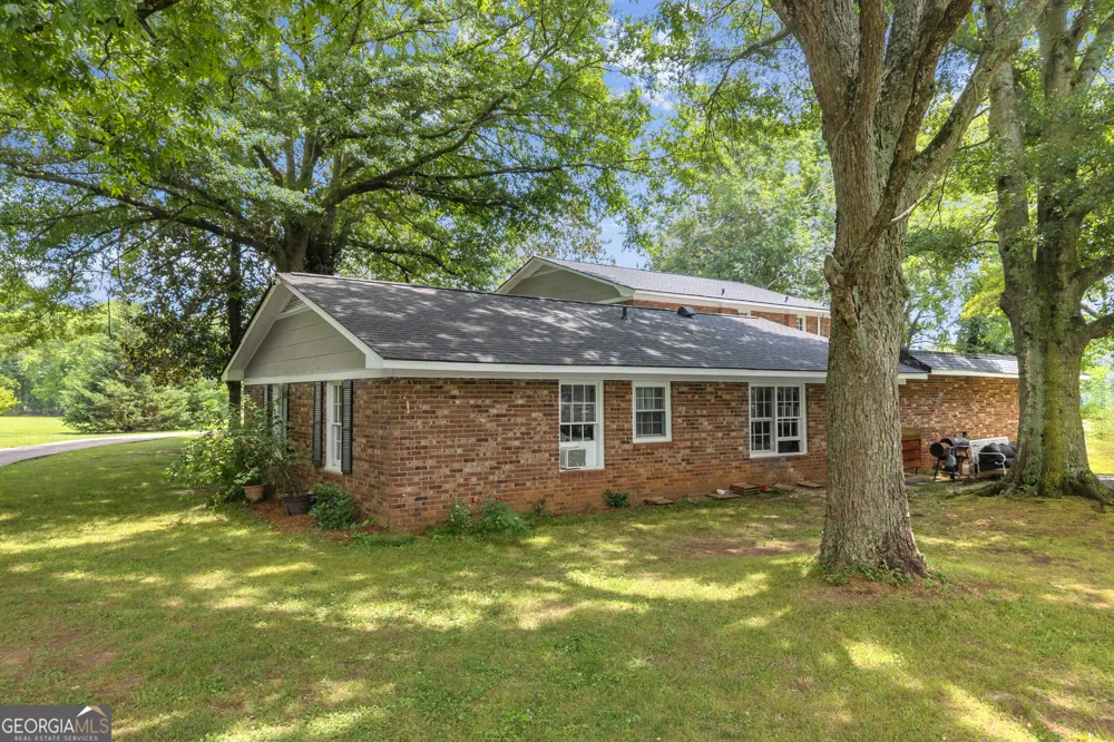 1270 Airline Goldmine RD Canon, GA 30520