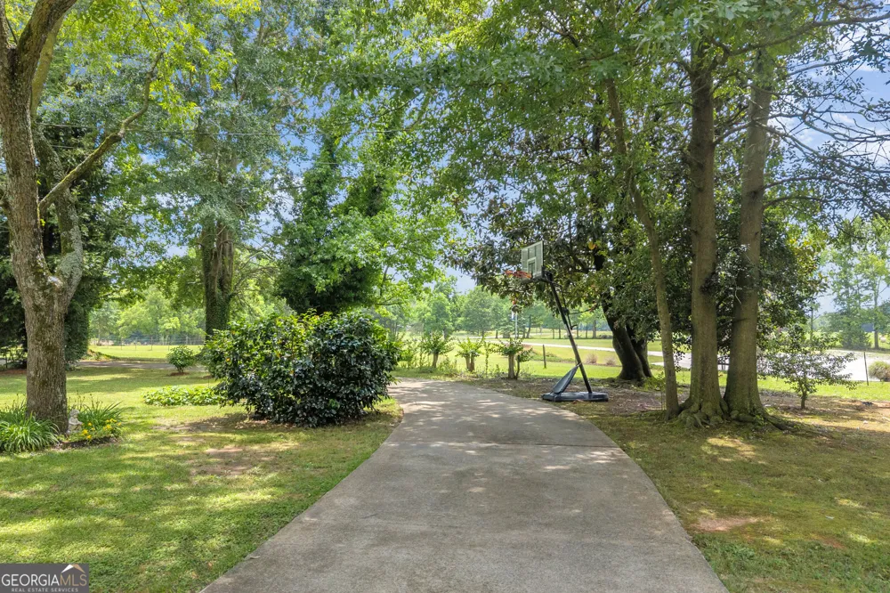 1270 Airline Goldmine RD Canon, GA 30520