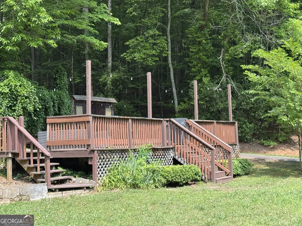 744 Skylake RD Sautee Nacoochee, GA 30571