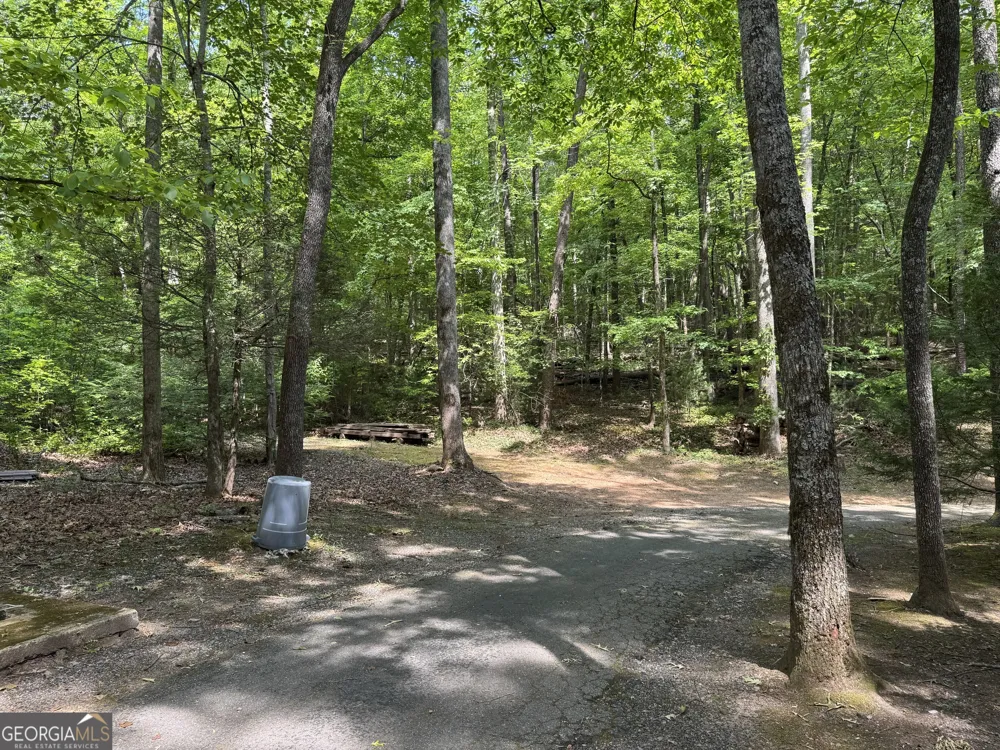 744 Skylake RD Sautee Nacoochee, GA 30571