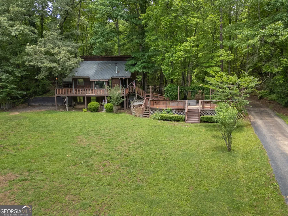 744 Skylake RD Sautee Nacoochee, GA 30571