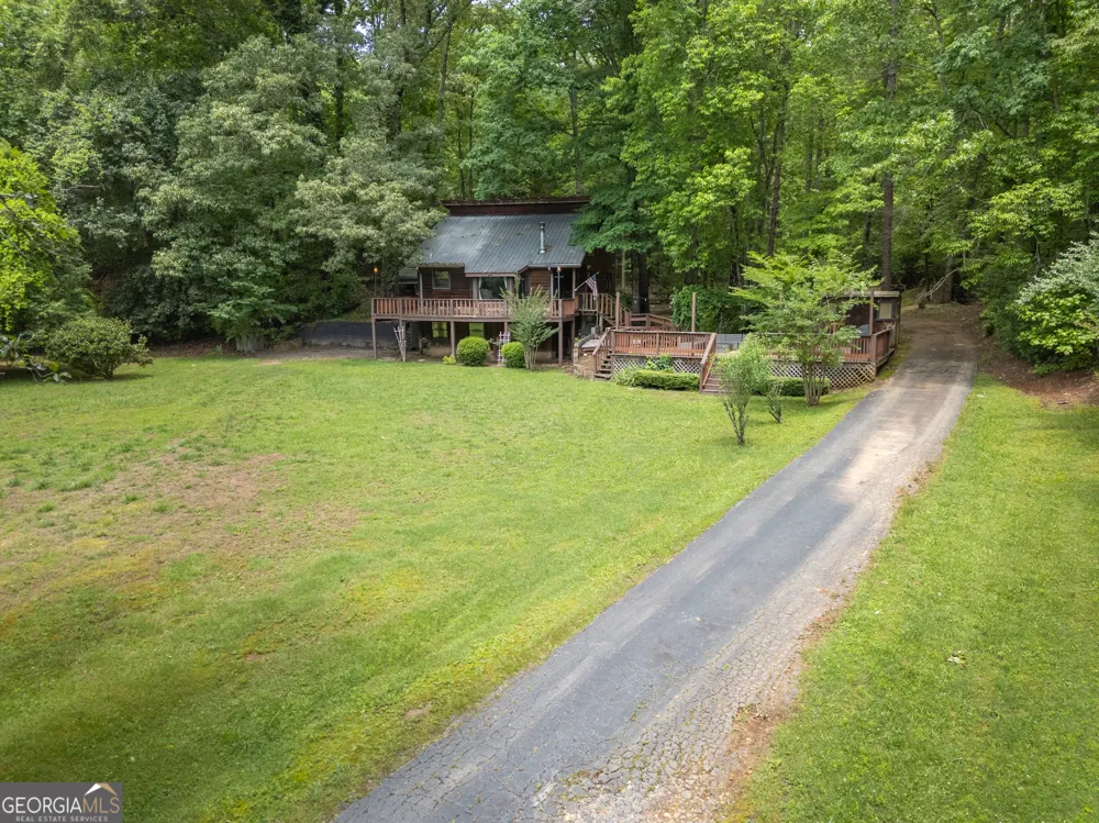 744 Skylake RD Sautee Nacoochee, GA 30571