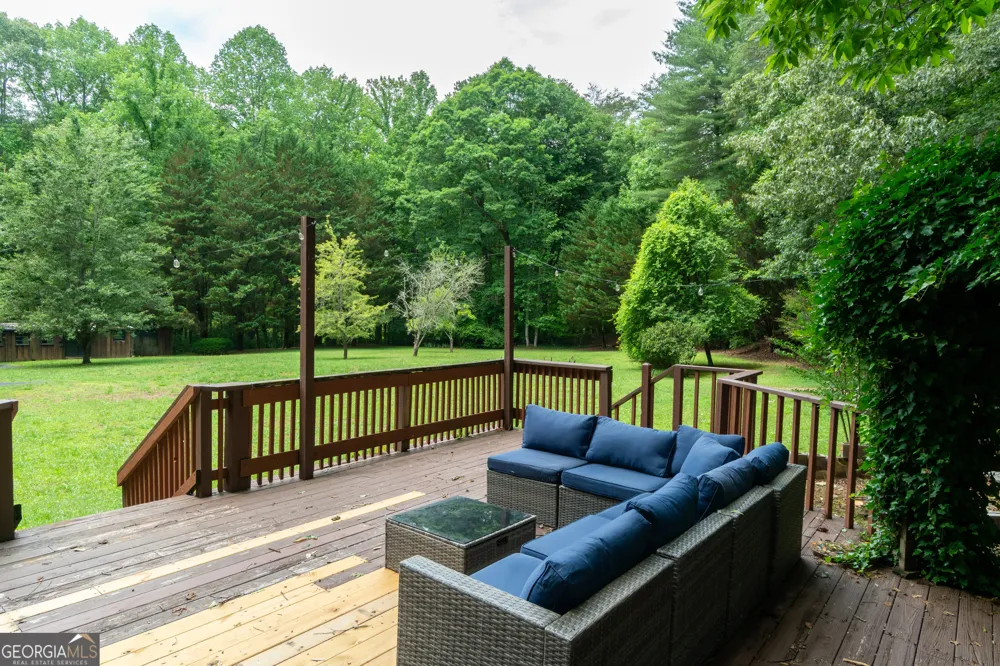 744 Skylake RD Sautee Nacoochee, GA 30571