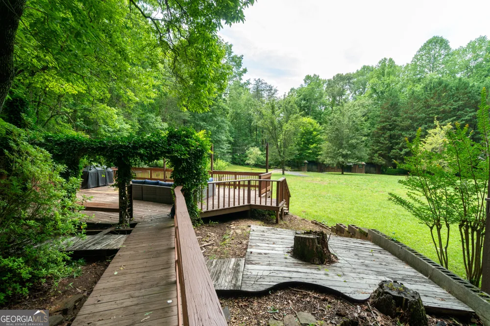 744 Skylake RD Sautee Nacoochee, GA 30571
