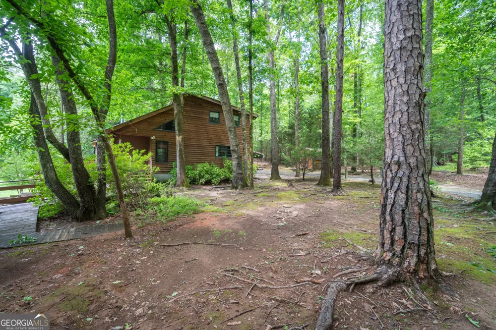 744 Skylake RD Sautee Nacoochee, GA 30571