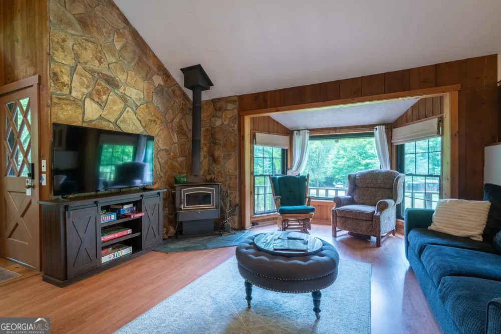 744 Skylake RD Sautee Nacoochee, GA 30571