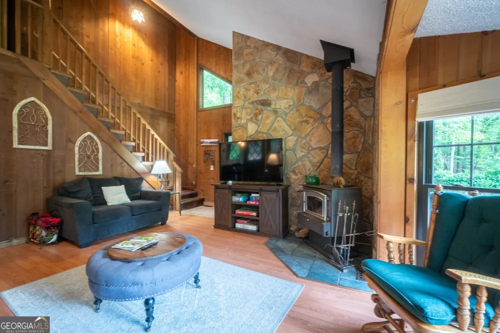 744 Skylake RD Sautee Nacoochee, GA 30571