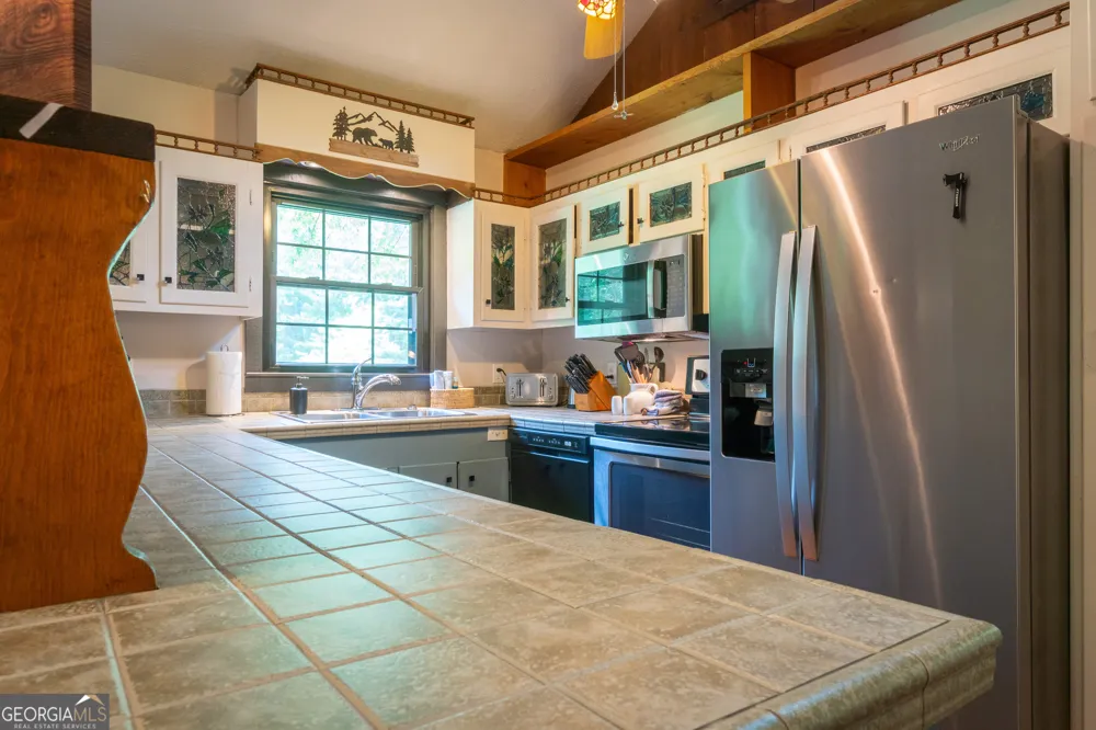 744 Skylake RD Sautee Nacoochee, GA 30571