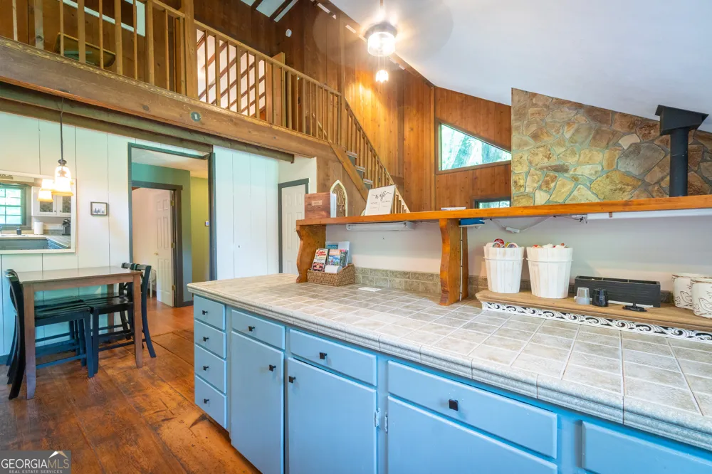 744 Skylake RD Sautee Nacoochee, GA 30571