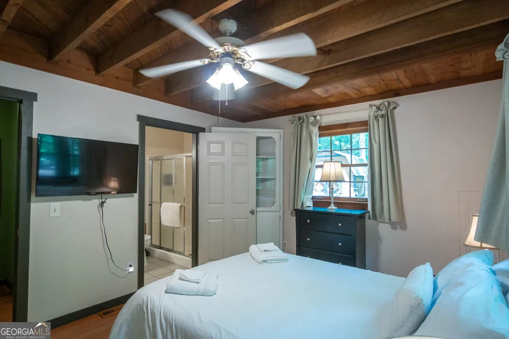 744 Skylake RD Sautee Nacoochee, GA 30571