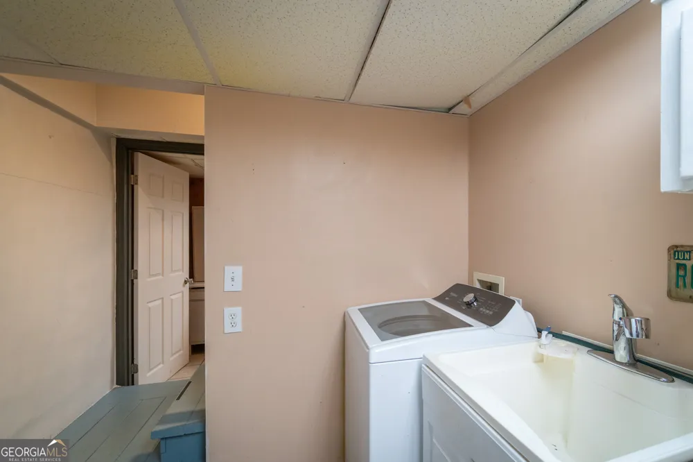 744 Skylake RD Sautee Nacoochee, GA 30571