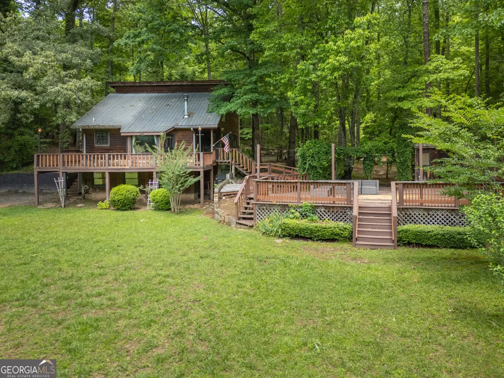 744 Skylake RD Sautee Nacoochee, GA 30571