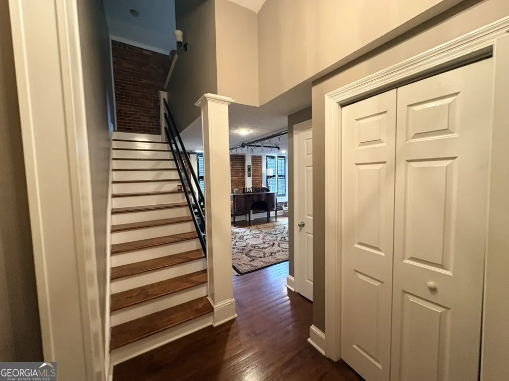 102 N Hill ST Griffin, GA 30223
