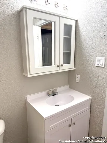 1212 fairview Beeville, TX 78102