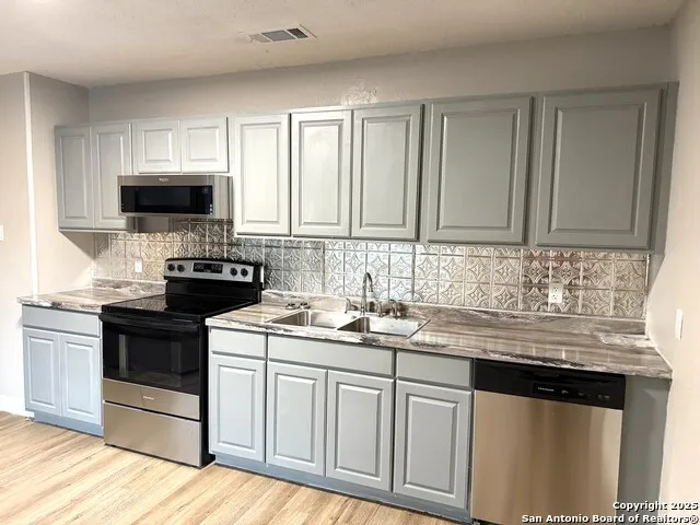 1212 fairview Beeville, TX 78102