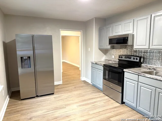 1212 fairview Beeville, TX 78102