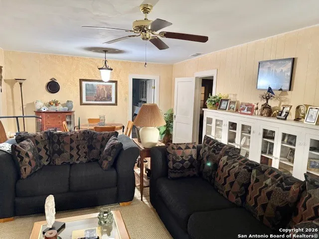 304 Tyler Beeville, TX 78102
