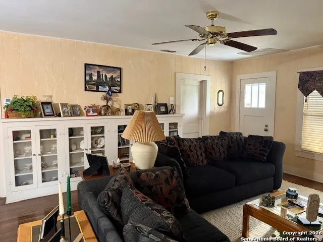 304 Tyler Beeville, TX 78102