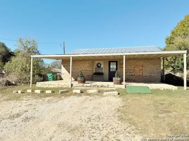 11 Main St Blanco, TX 78606