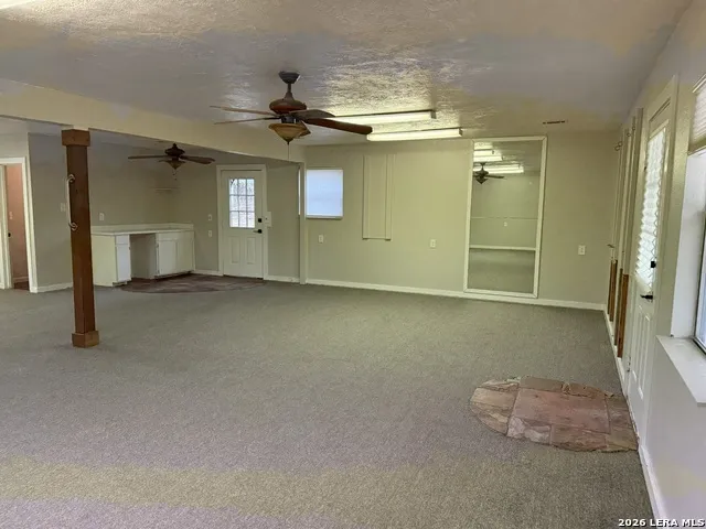 11 Main St Blanco, TX 78606