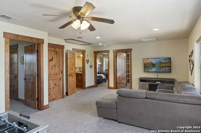 849 MADRONA RIDGE DR Bandera, TX 78003
