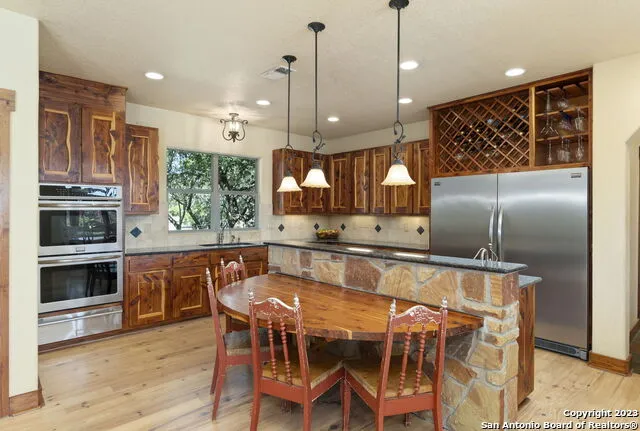 849 MADRONA RIDGE DR Bandera, TX 78003
