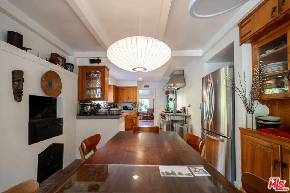 17401 Londelius Street Northridge, CA 91325