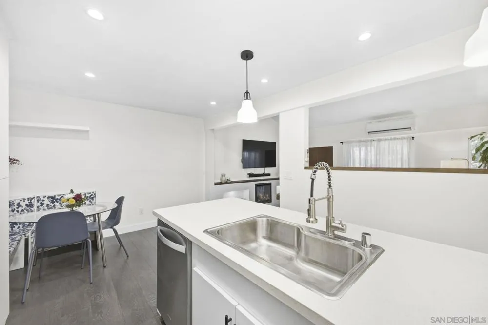 13788 Ruette Le Parc #D Del Mar, CA 92014