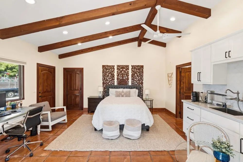 1668 Crest Drive Encinitas, CA 92024