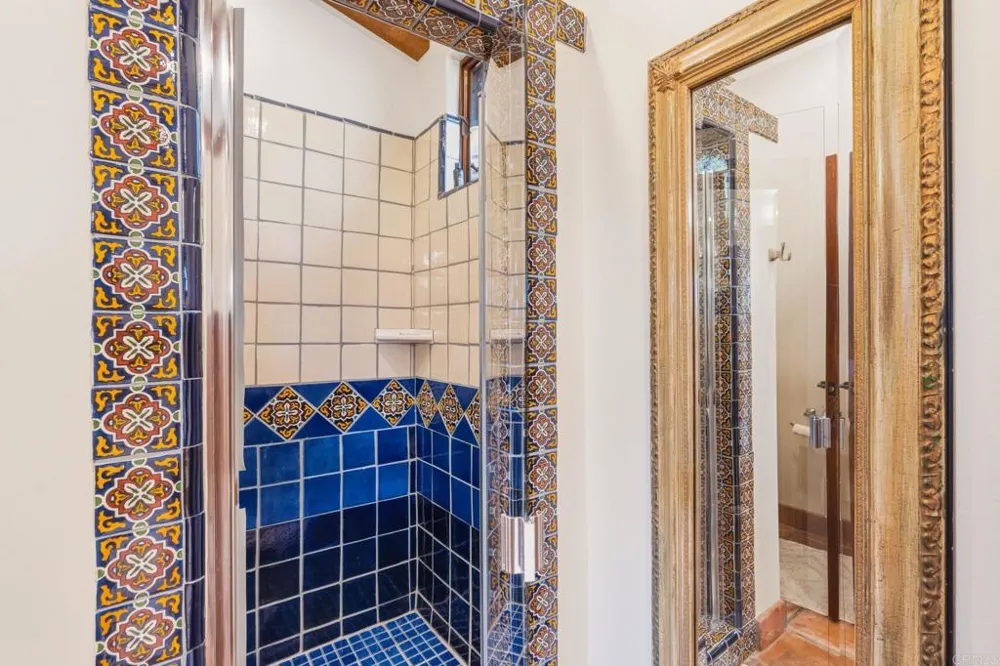 1668 Crest Drive Encinitas, CA 92024
