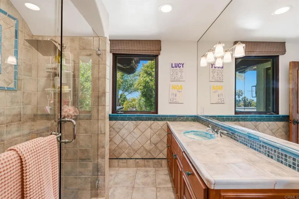 1668 Crest Drive Encinitas, CA 92024