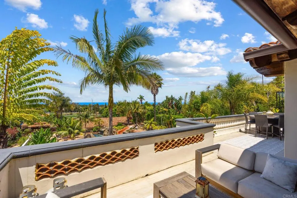 1668 Crest Drive Encinitas, CA 92024