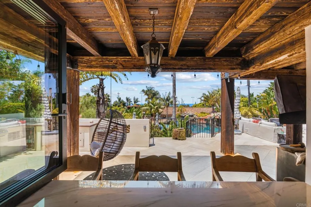 1668 Crest Drive Encinitas, CA 92024