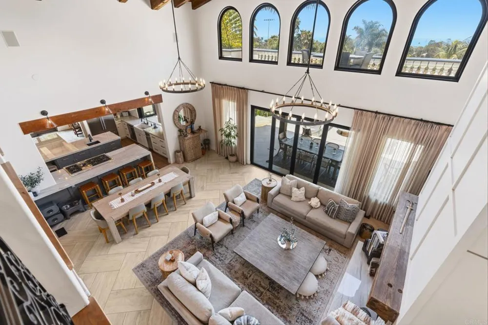 1668 Crest Drive Encinitas, CA 92024