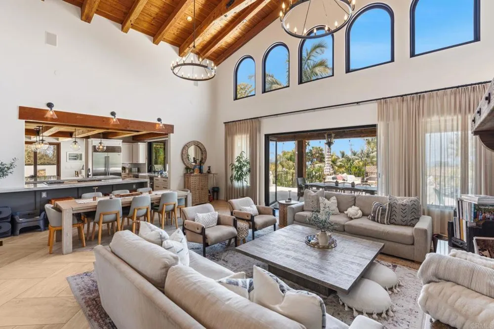 1668 Crest Drive Encinitas, CA 92024