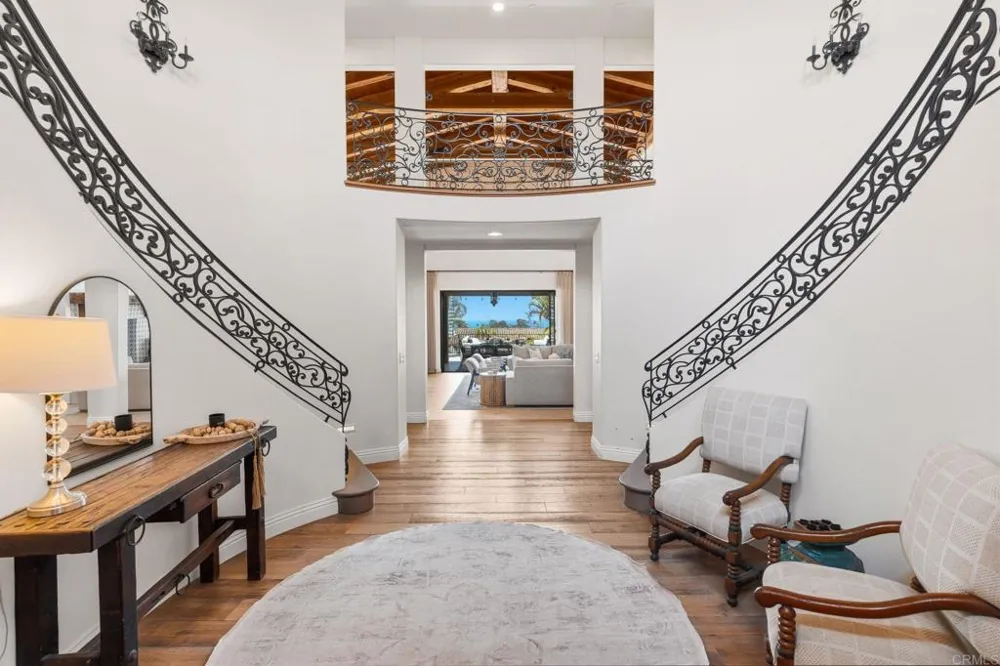 1668 Crest Drive Encinitas, CA 92024