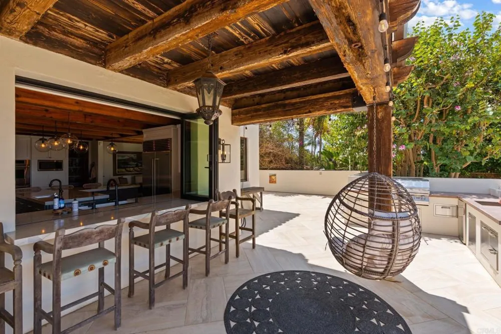 1668 Crest Drive Encinitas, CA 92024